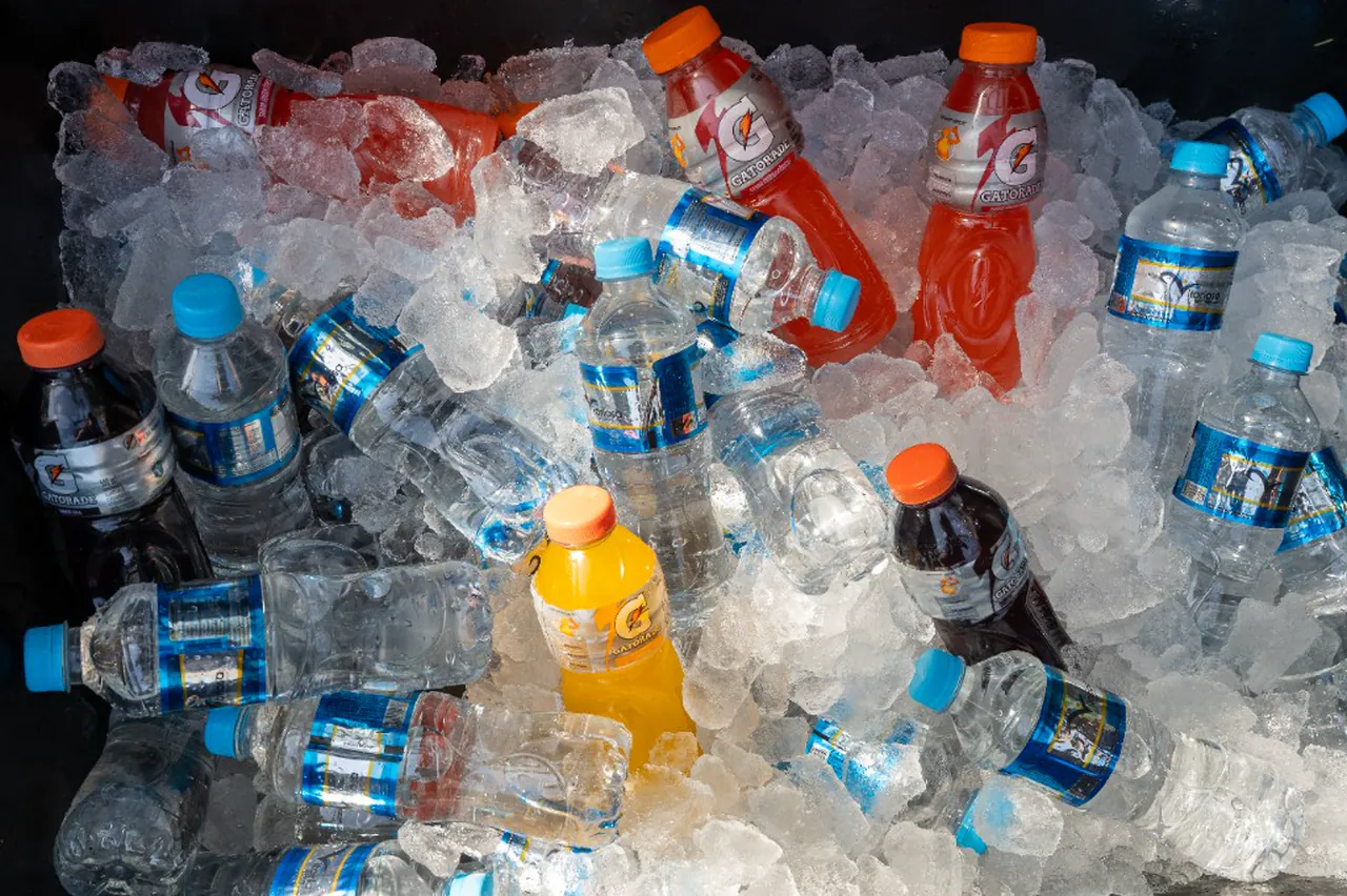 Bebidas geladas e drinks servidos pela equipe da ChurrascoShow no Rio de Janeiro