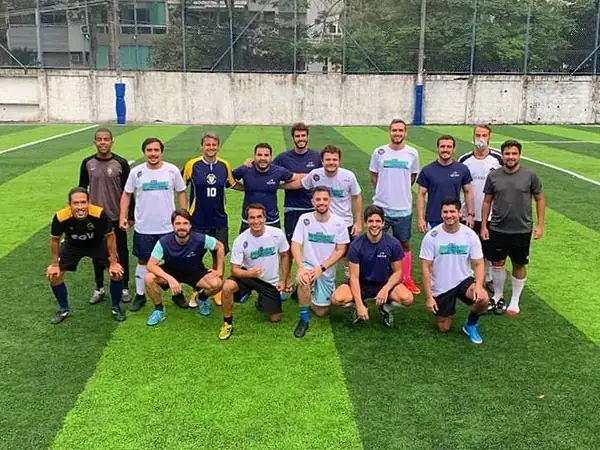 Time de empresa em confraternização na Arena Society Show, no Leblon